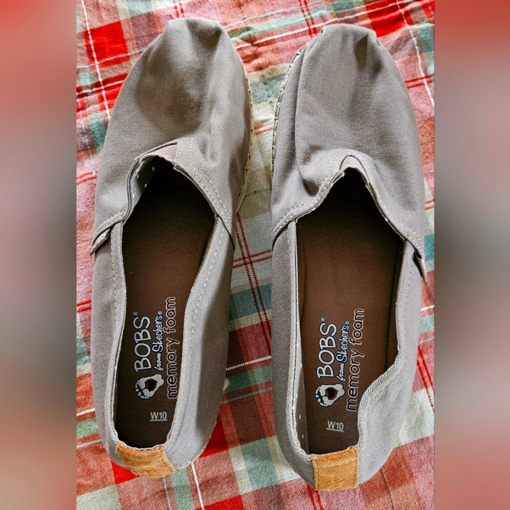 Skechers BOBS Breeze Women’s Sz 10 Espadrille Memory Foam Slip On Taupe Comfort